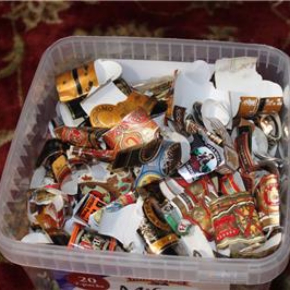 Lot of 100 cigar labels, Mixed lot